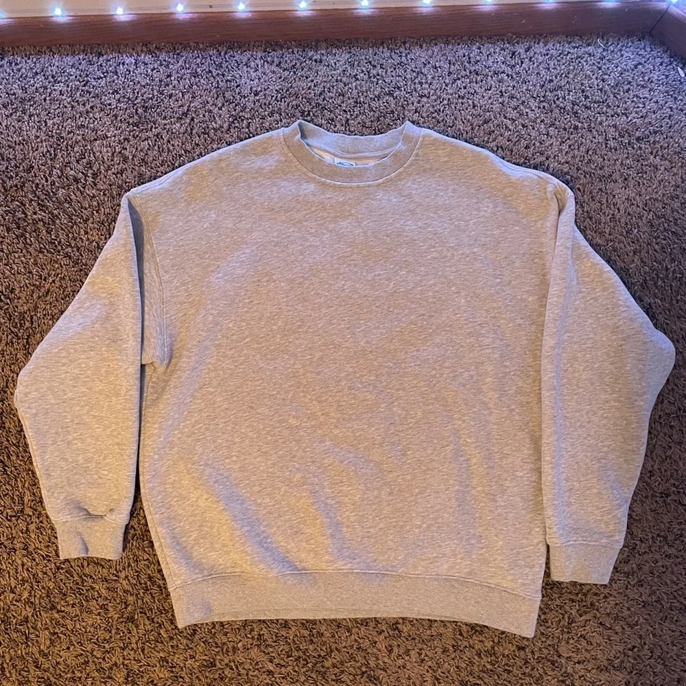 Grey sweater - Picture 1 of 3